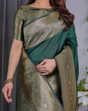 Emerald Green Pure Kanjivaram Silk Saree with Rich Golden Zari Weave & Blouse Piece – 5.5m Saree + 0.8m Blouse