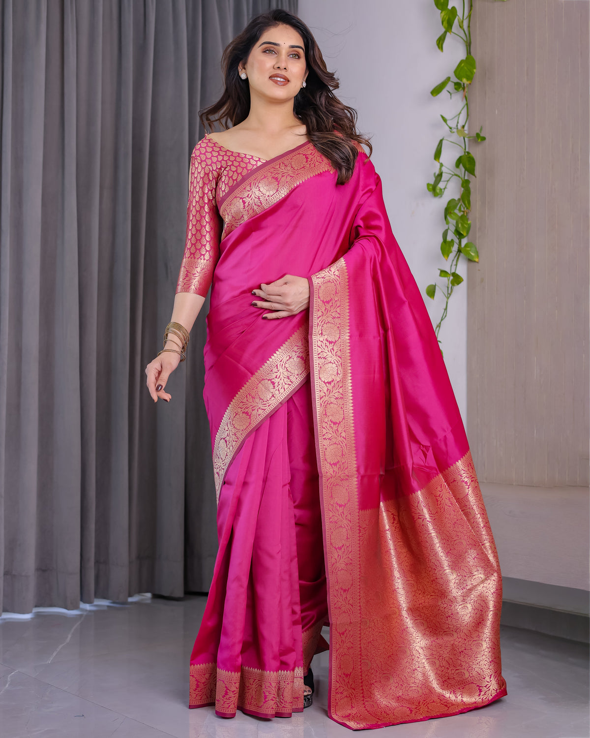 Hot Pink Pure Kanjivaram Silk Saree with Elegant Floral Zari Border & Designer Blouse – 5.5m Saree + 0.8m Blouse Piece