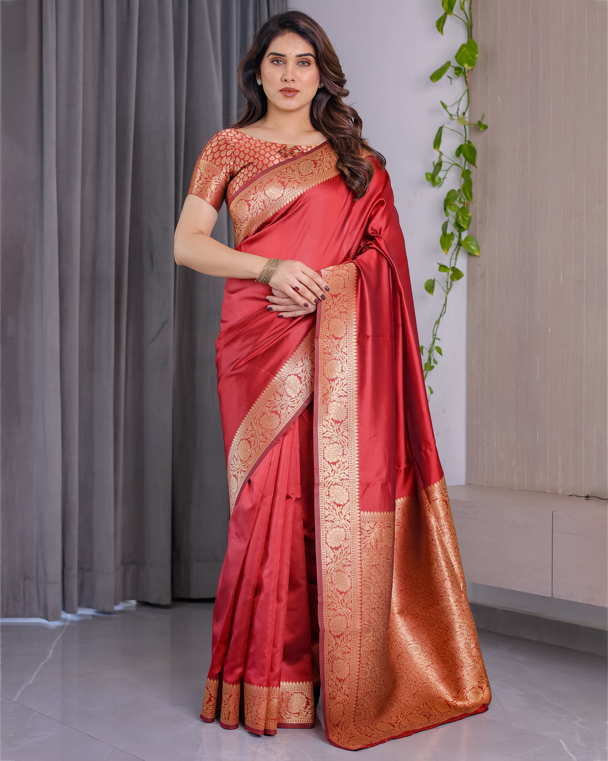 Rust Red Pure Kanjivaram Silk Saree with Intricate Floral Golden Zari Border & Blouse – 5.5m Saree + 0.8m Blouse Piece